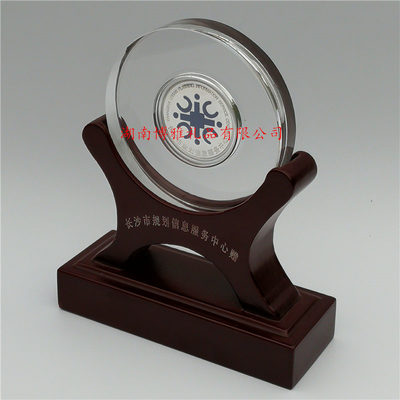 廠慶紀(jì)念品 企業(yè)周年紀(jì)念章小飾物的意義與設(shè)計(jì)